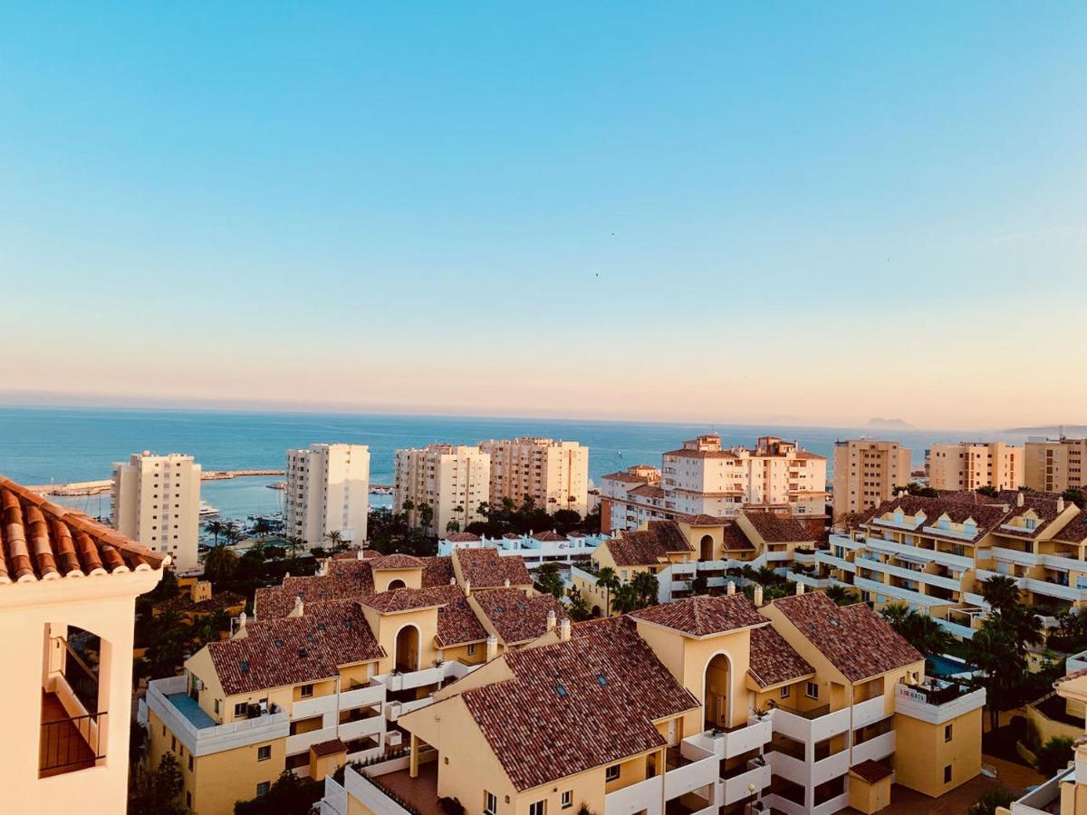 Penthouse Mit Private Dachterrasse Und Blick Auf Das Meer, Berge ,Hafen Estepona Exterior foto